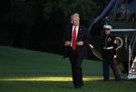 I weekenden vendte Trump hjem til Det Hvide Hus efter G20-topmødet i Hamburg. Her blev han mødt af New York Times’ afsløring af, at folk helt tæt på Trump aktivt søgte russeres hjælp til at underminere Hillary Clinton. 