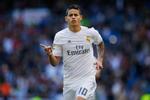James Rodriguez skifter Real Madrids hvide dragt ud med Bayerns røde trøje. 