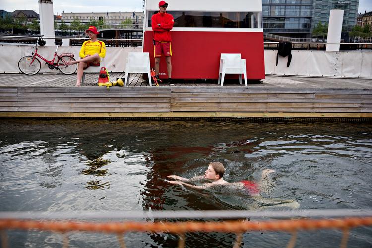 Livredderne i Islands Brygges Havnebad. ARKIVFOTO.    