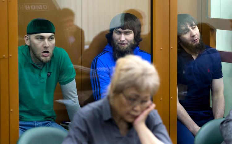 Tre af de fem tjetjenere, der er blev idømt årelange straffe for drabet på Boris Nemtsov.  