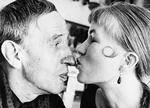 Jens August Schade ses her sammen med sin muse Susan Weimar. 
   