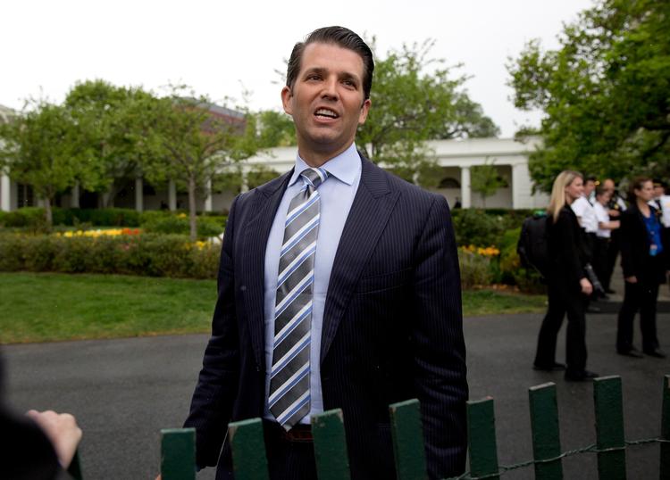 Donald Trump Jr. skal til høring om sit møde med en russisk advokat. Hvis han ikke møder op, bliver han stævnet.  