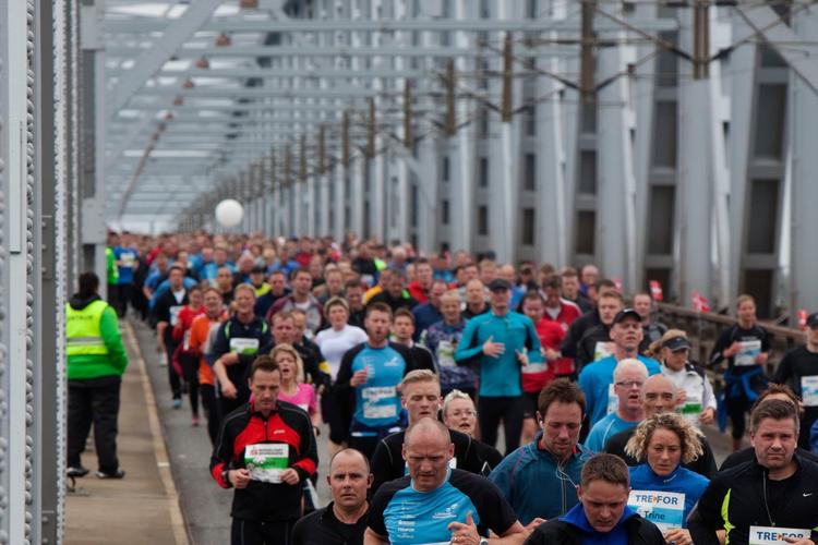 
Lillebælt Halvmarathon afvikles normalt på den gamle lillebæltsbro, som her. I år var løbet på den nye bro på grund af, at det var ti års jubilæum.  