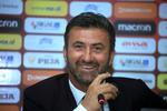 Den aktive karriere i Genoa, Milan, Real Madrid, Inter, Chelsea, Monaco, Roma og Parma sluttede i 2010, da Christian Panucci var 37 år. Nu er den italienske forsvarsspiller landstræner i Albanien.
    Former AC Milan and Roma defender Christian Panucci speaks at a news conference in Tirana, Albania, Wednesday, July 19, 2017. Panucci was announced as the new head of the national soccer team (AP Photo/Hektor Pustina)
   