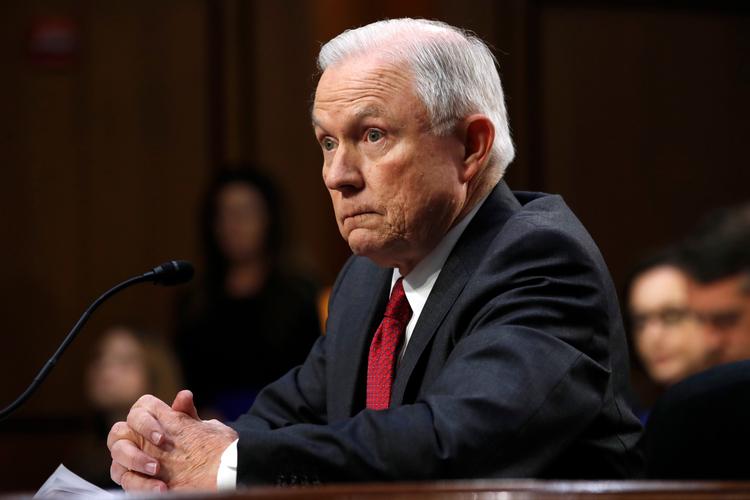 Jeff Sessions må erkende, at hans egen chef fortryder, at han overhovedet blev ansat i første omgang. 