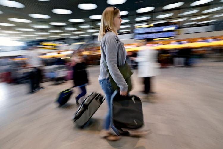 På direkte flyvninger til USA skal de rejsende gennem en ekstra kontrol ude ved gaten.  Jens Dresling/POLFOTO