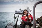 Joanna Sustento fra Filippinerne er en af de 11 Greenpeace-aktivister, der er i aktion mod Statoil-riggen ’Songa Enabler’ i Barentshavet. Hun blev klimaaktivist, efter at hun mistede næsten hele sin familie under tyfonen Haiyan i 2013. Tyfonen bruges tit som et af de seneste års værste eksempler på de naturkatastrofer, der er udløst af klimaforandringer. 