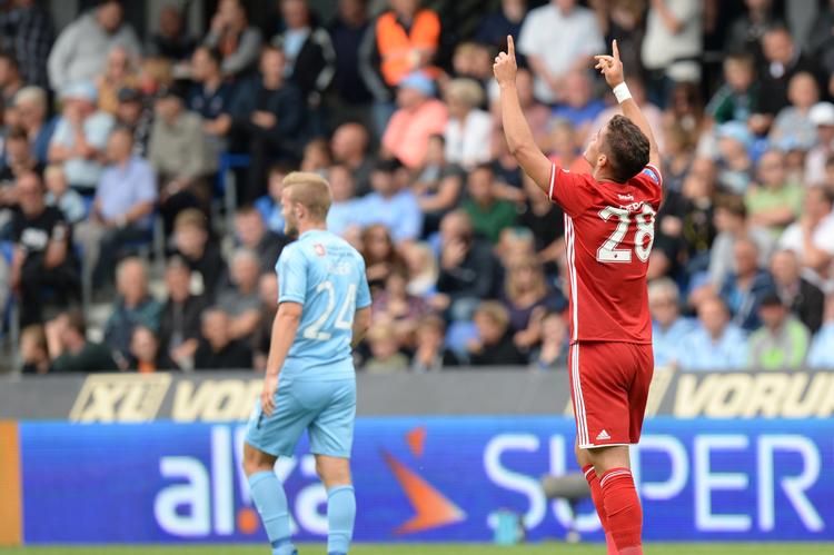Efter at have scoret sit første FCK-mål til 1-0 scorede Pieros Sotiriou også for anden gang i 3-0-sejren over Randers FC. 