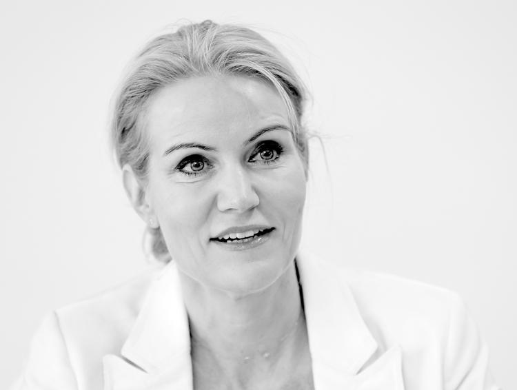 Helle Thorning-Schmidt og resten af kvindekommissionen har hentet international inspiration under EM-slutrunden. 