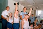 I 1986 var Arnold Schwarzenegger cheftræner for det amerikanske hold af vægtløftere ved de paralympiske lege. 