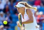 Caroline Wozniacki startede lidt usikkert mod Pauline Parmentier, og under opgøret i Båstad gik det meget op og ned, før sejren var i hus. 
   