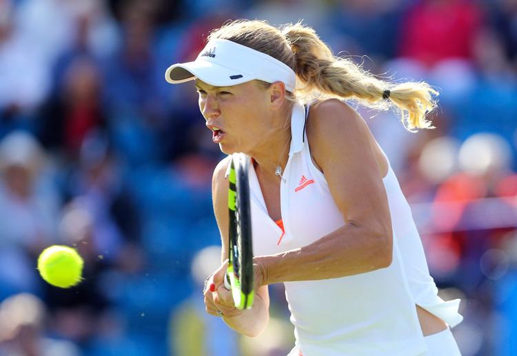 Caroline Wozniacki startede lidt usikkert mod Pauline Parmentier, og under opgøret i Båstad gik det meget op og ned, før sejren var i hus. 
   