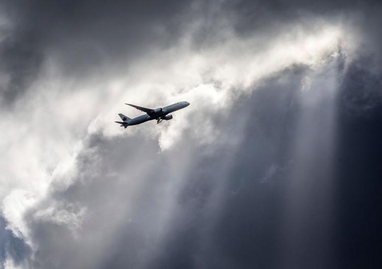 EU har planlagt en aftale med Canada om et såkaldt PNR-register. Efter planen skulle det indeholde navne, fødselsdatoer, pasnumre, kreditkortinformationer og oplysninger om bagage og medrejsende på flypassagerer.  Arkivfoto Frank Rumpenhorst