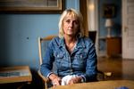 
 Mimi Asplund Carlsson fulgte den svenske statsministers pressemøde på en smartphone i toget på vej til København, og synes statsminister gjorde det rigtige.
   