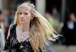 
    Connie Yates, moren til den syge Charlie Gard ankommer til retten i London, hvor det nu er bestemt, at den 11 måneder gamle dreng skal dø på et hospice. 