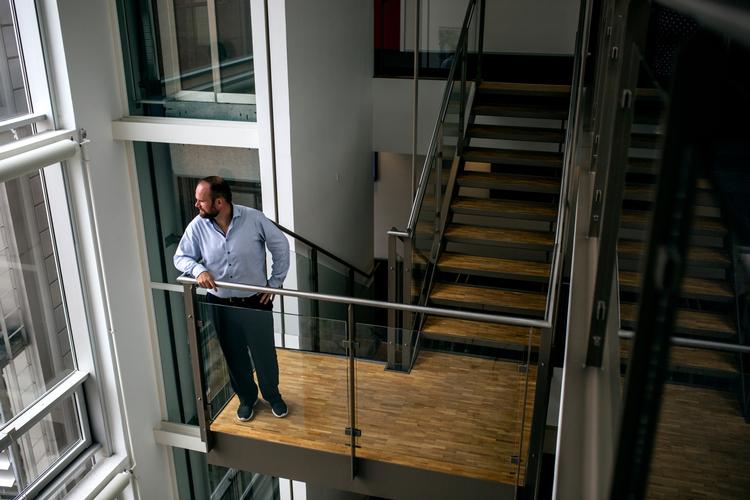 Ifølge en rundspørge som fagforbundet Djøf har lavet blandt sine medlemmer, oplever over halvdelen problemer med it-systemer, der ikke taler ordentligt sammen. Hos Ankestyrelsen kommer det til udtryk, når de skal kommunikere med eksempelvis kommuner og retsvæsenet. 