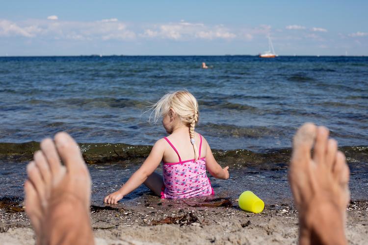 Tro det eller ej: Billedet er fra i år. Hvor vandet næppe har været synderligt lunt. Hvor Solen undtagelsesvis har vist sig. Og hvor termometeret har holdt sig på god afstand af varmegraderne. 