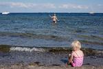Middeltemperaturen blev to grader lavere end i en normal juli i år. Badevandstemperaturerne har da heller ikke været høje i år.  
   