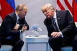 Donald Trump og Vladimir Putin talte sammen ved G20-topmødet i starten af juli. Nu ser dialogen ud til at blive vanskelig, efter Putin har bedt USA fjerne 755 diplomatstillinger fra Rusland. 