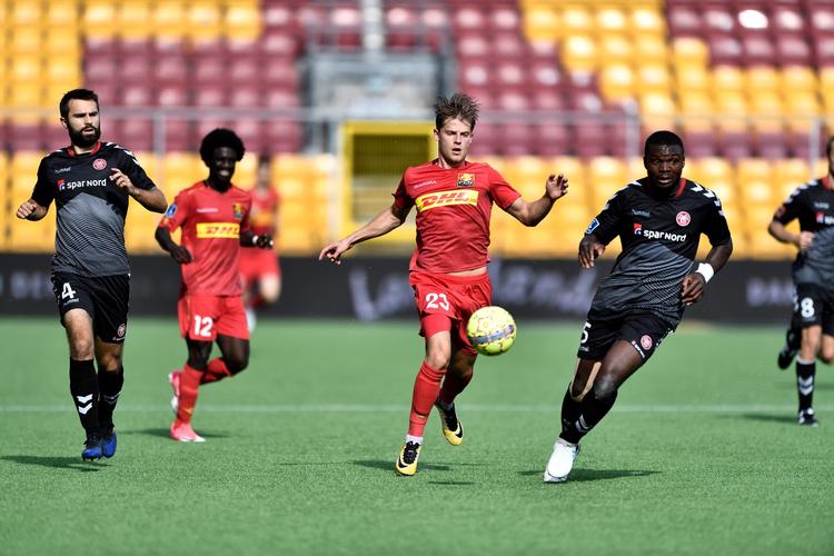 FC Nordsjællands superligamænd får snart kvindelige kolleger - både fra Danmark og Right to Dream-akademiet i Ghana. 