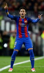 Den brasilianske stjerne Neymar kan blive den dyreste spiller i historien.  