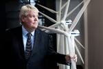 Formanden for Vestas, Bert Nordberg, har ikke fået den bedste start på dagen. 