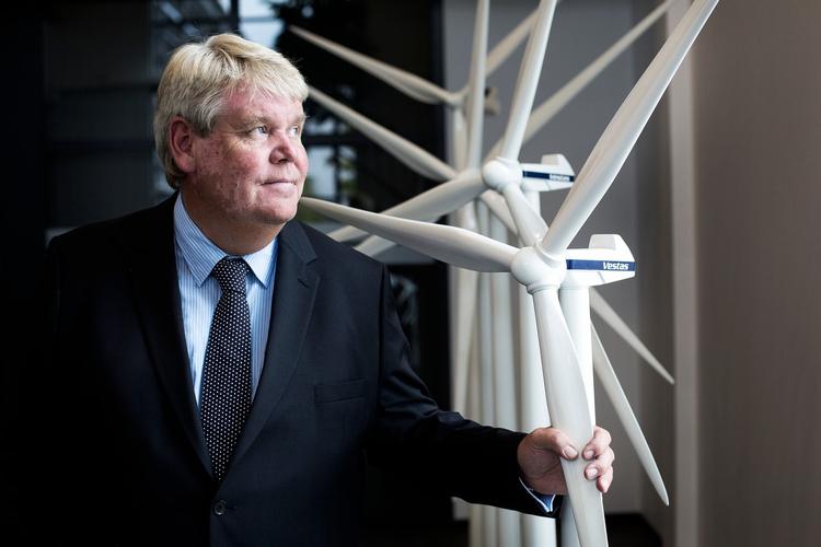 Formanden for Vestas, Bert Nordberg, har ikke fået den bedste start på dagen. 