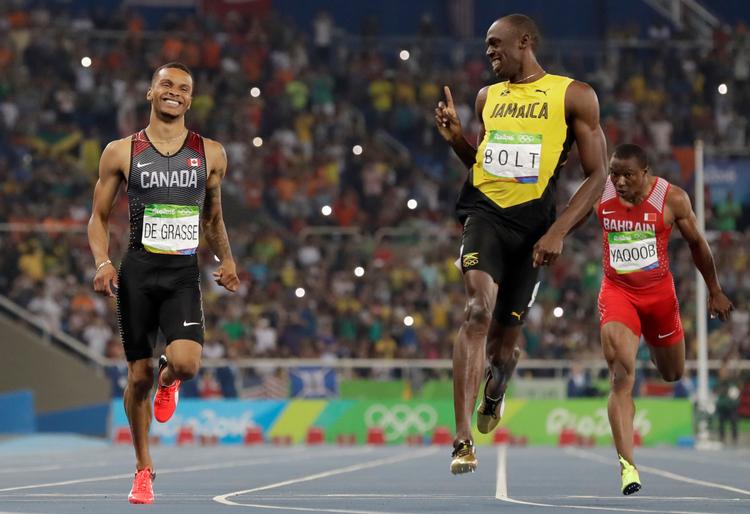 Usain Bolt vidste udmærket, hvor den canadiske udfordrer Andre De Grasse var, da der blev løbet 200 meter ved OL i Rio de Janeiro. Denne gang mødes de kun på den halve distance.
   