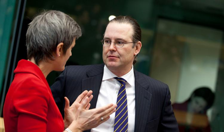 Anders Borg var en respekteret finansminister under tidligere statsminister Fredrik Reinfeldt. Han var dengang let genkendelig med sin hestehale og ring i øret. Her ses han sammen med daværende udenrigsminister Margrethe Vestager.  