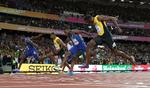 Justin Gatlin længst væk kommer først over stregen på 100-meteren i London, mens Usain Bolt også må se besejret af Gatlins landsmand Chris Coleman.
   