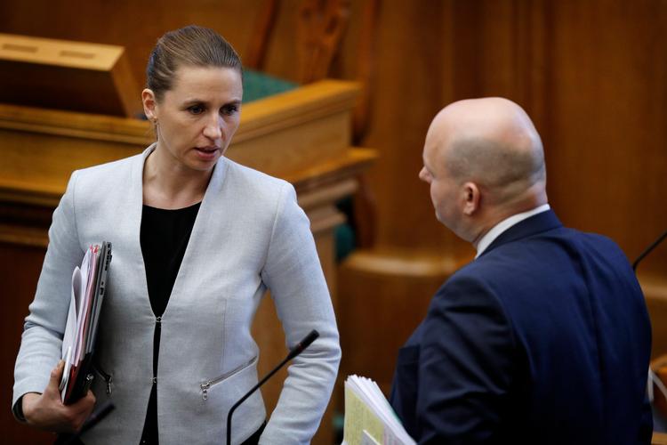 De to partiformænd Mette Frederiksen (S) og Justitsminister Søren Pape (K) ser ikke ens på bandekonflikten og behovet for nye værktøjer.
   