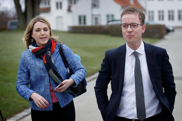 Esben Lunde Larsen skal ikke længere have ministeransvar for fiskeriet. 
   