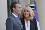 Det står ikke godt til for Macron i meningsmålingerne, og hans forslag om at give præsidentfruer- og mænd særstatus med eget budget har ikke hjulpet på det.  