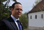 Anders Borg blev politianmeldt efter anonyme indberetninger om, at han skulle have seksuelt antastet gæster til en fest forrige weekend. Sagen har fået den tidligere finansminister til at trække sig fra flere bestyrelsesposter (AP Photo/Bela Szandelszky)
   