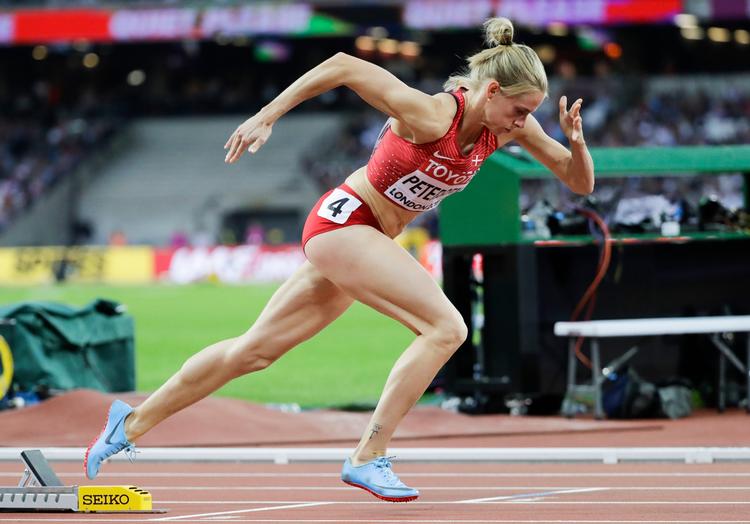 Sara Slott Petersen på vej mod de ti hække og 400 meters sprint, der koster enorm energi at gennemføre på VM-niveau.
   