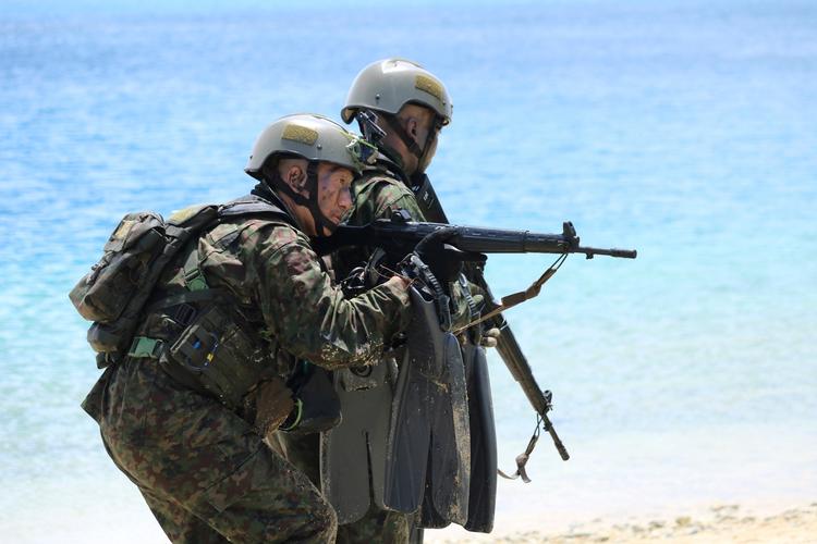Japanske soldater deltog i maj i år i en stor øvelse sammen med bl. a. USA og Frankrig på den amerikanske flådebase på øen Guam.
   