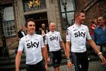 Luke Rowe (t.h.) sammen med Geraint Thomas og Chris Froome under præsentationen til årets Tour de France i Düsseldorf.
   