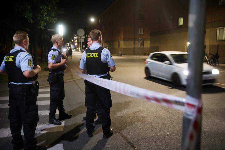 Torsdag aften og nat blev præget af tre skyderier relateret til den aktuelle bandekonflikten. Her torsdag aften på Nørrebro ved Folkets Park.
   