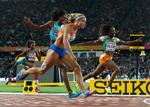 Store, stærke Dafne Schippers (tv.) forsvarer her sin VM-titel i tæt duel med bl.a. Marie-José Ta Lou (th.) fra Elfenbenskysten.  