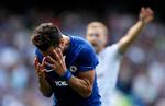 Med god grund græmmer Cesc Fabregas sig, efter at have fået Chelseas andet røde kort. 