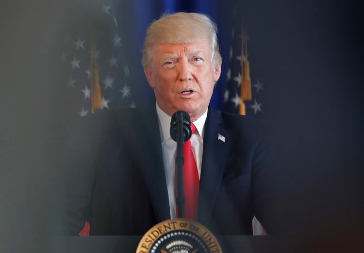 
    Donald Trump kritiseres nu for at udtale sig for tvetydigt om urolighederne i Charlottesville. 