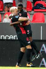 
FC Midtjylland var foran 4-0, men lod FC Nordsjælland reducere til 4-3. Forsvarsspillet skal strammes op før den næste kamp i Europa. På billedet jubler Rasmus Nissen og Paul Onuachu efter førstnævntes 2-0-scoring på MCH Arena 
   