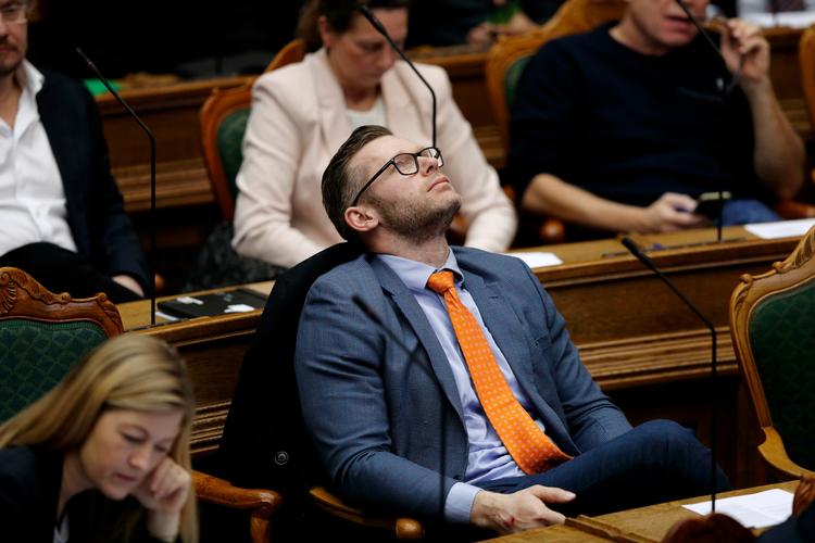 
   Joachim B. Olsen (LA)  havde regnet med, at udlændingestramninger var så vigtige for DF, at de ville gå med til topskattelettelser. 