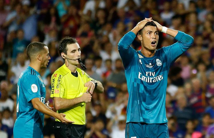 Cristiano Ronaldo kunne ikke forstå det røde kort, men den er god nok, og det samme er karantænen på fem dage. 
