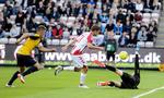 Kasper Risgaard bringer AaB foran 1-0 i 1. halvleg. Foto: René Schütze/Ritzau Foto 