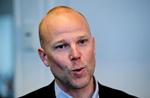 
    Forsvarsordfører for Liberal Alliance Carsten Bach vil heller afskaffe værnepligten end øge den.
   