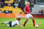 Pernille Harder kan nu få papir på, at hun er en af Europas bedste spillere. 