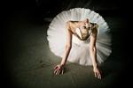 Ingen smalle steder. Det Kongelige teater uddeler fribilletter for 6 millioner om året og opkræver ulovligt ekspeditionsgebyr hos de kunder, der betaler. 