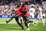 Manchester Uniteds første to mål mod Swansea blev scoret af Eric Bailly (tv.) og Romelu Lukaku (th.). 