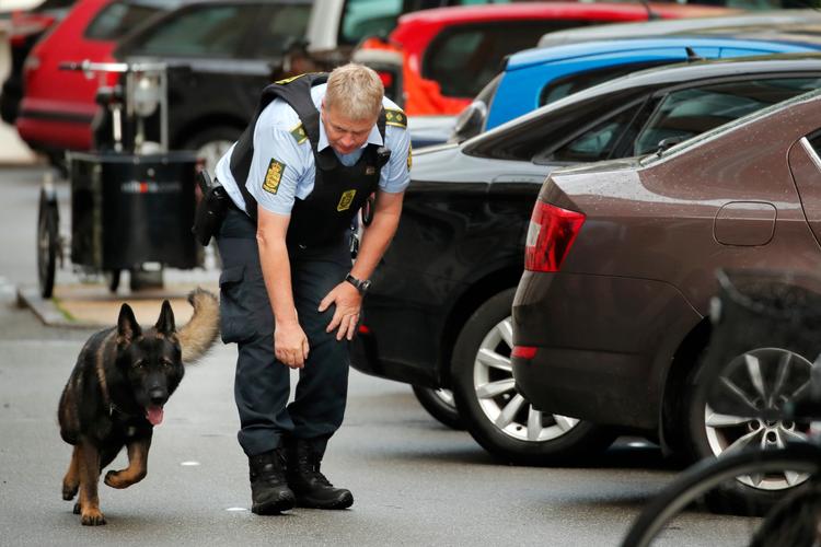 Politiet efterforsker et skyderi i Esromgade på Nørrebro søndag. 
   